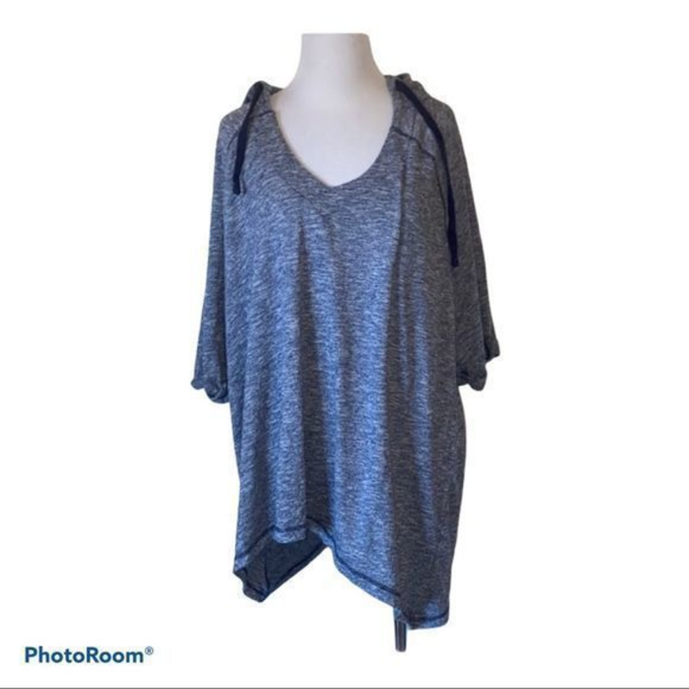 5/$30 🎈 Lane Bryant Short sleeved plus size hoodie women’s size 22/24